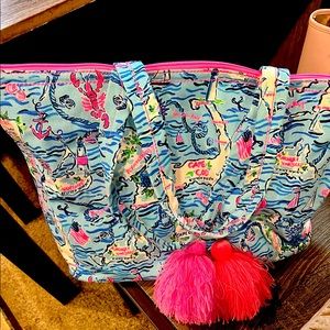 Beautiful Lily tote great from summer vacation!!